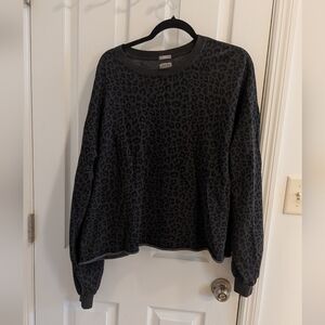 Gap Leopard crew neck raw hem (tall size)